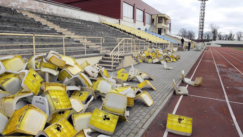 Stadione nebeliko VIP tribūnos