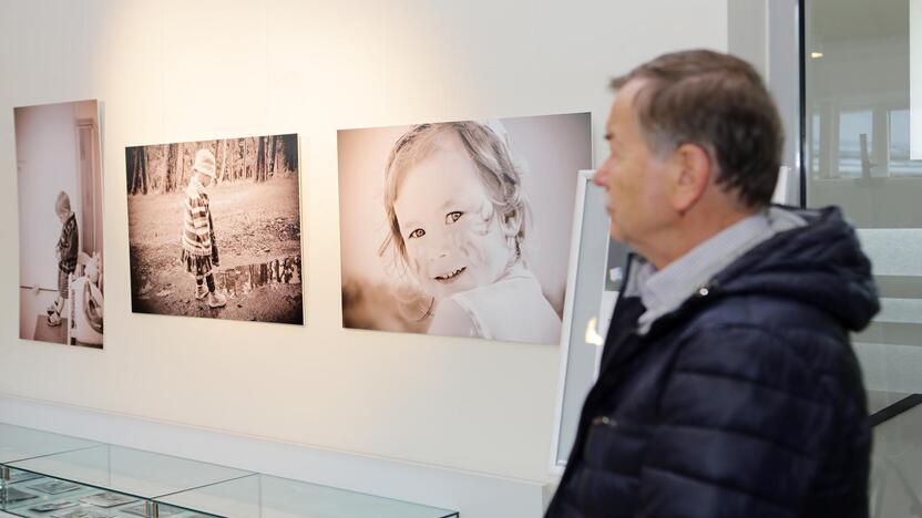 Atidaryta fotografijų paroda „Mažų širdelių paslaptys“