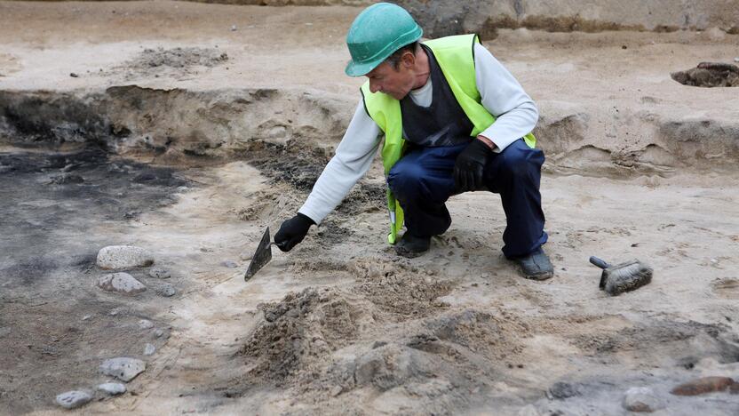 Archeologiniai kasinėjimai piliavietėje