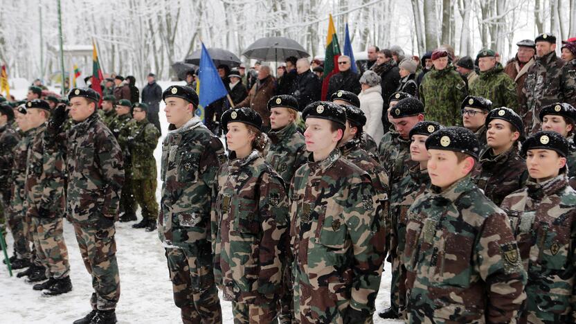 Žuvusiųjų pagerbimo ceremoniją prie paminklo 1923 m. sukilimo dalyviams