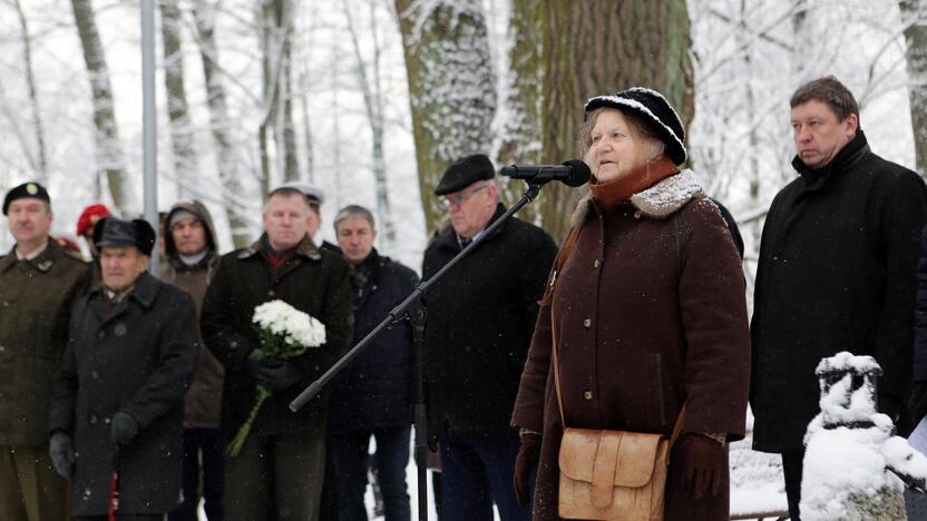 Žuvusiųjų pagerbimo ceremoniją prie paminklo 1923 m. sukilimo dalyviams