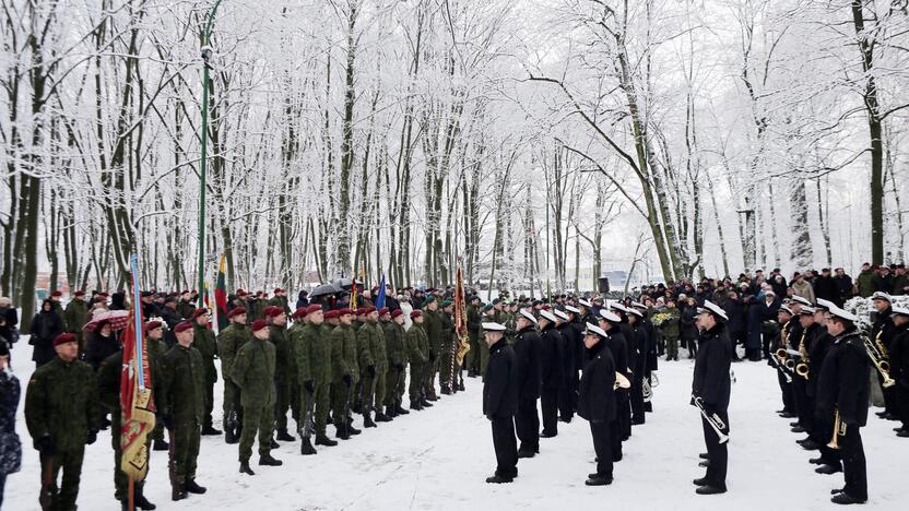 Žuvusiųjų pagerbimo ceremoniją prie paminklo 1923 m. sukilimo dalyviams