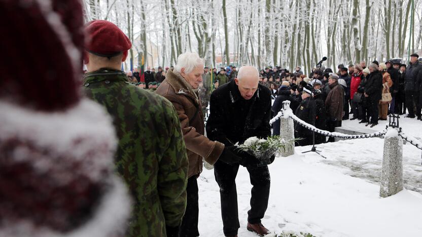 Žuvusiųjų pagerbimo ceremoniją prie paminklo 1923 m. sukilimo dalyviams