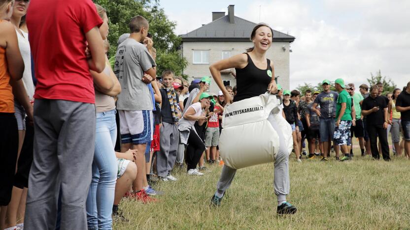 Vaikų stovykla dragūnuose