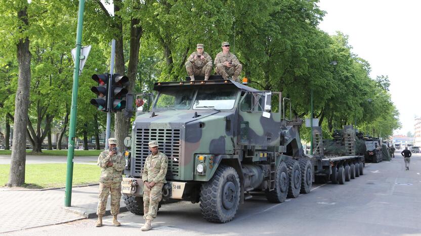 Klaipėdoje į atsargą išlydėti pirmieji šauktiniai