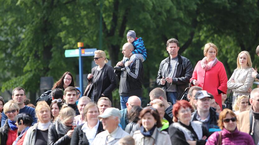 Klaipėdoje į atsargą išlydėti pirmieji šauktiniai