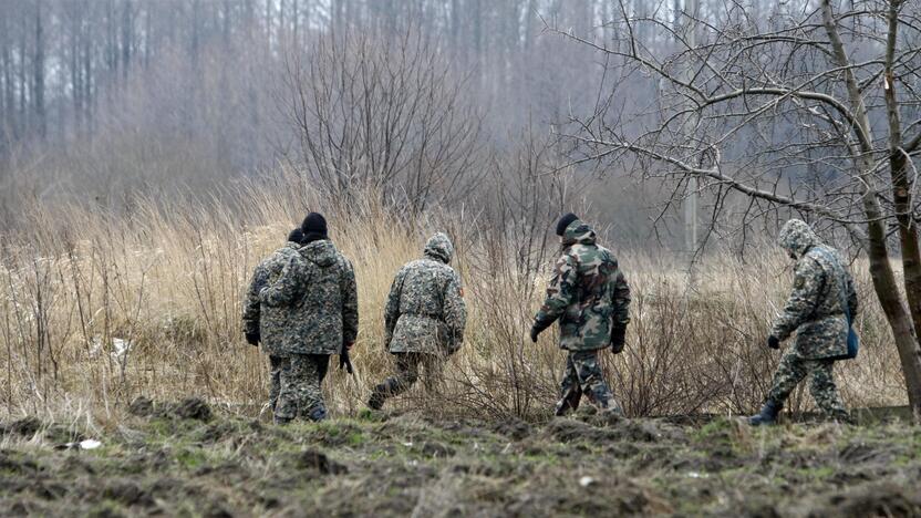 Būrys policininkų ir savanorių ieško dingusio vaikino 