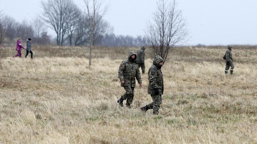 Būrys policininkų ir savanorių ieško dingusio vaikino 