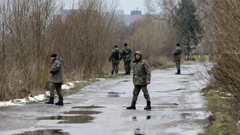 Būrys policininkų ir savanorių ieško dingusio vaikino 