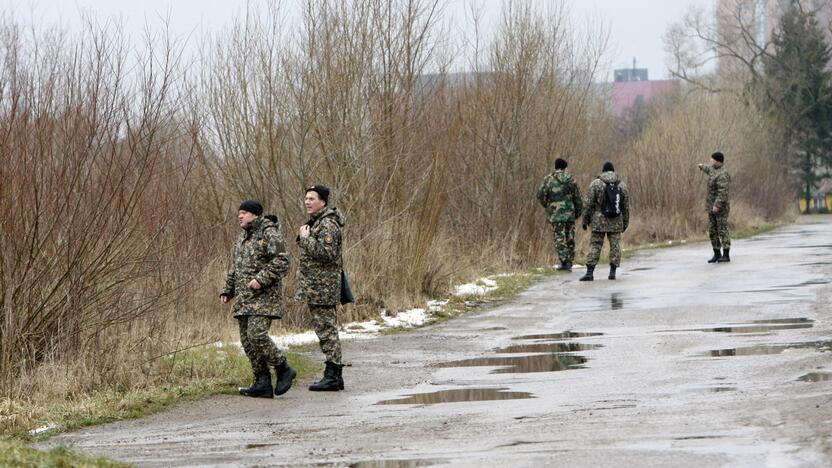 Būrys policininkų ir savanorių ieško dingusio vaikino 