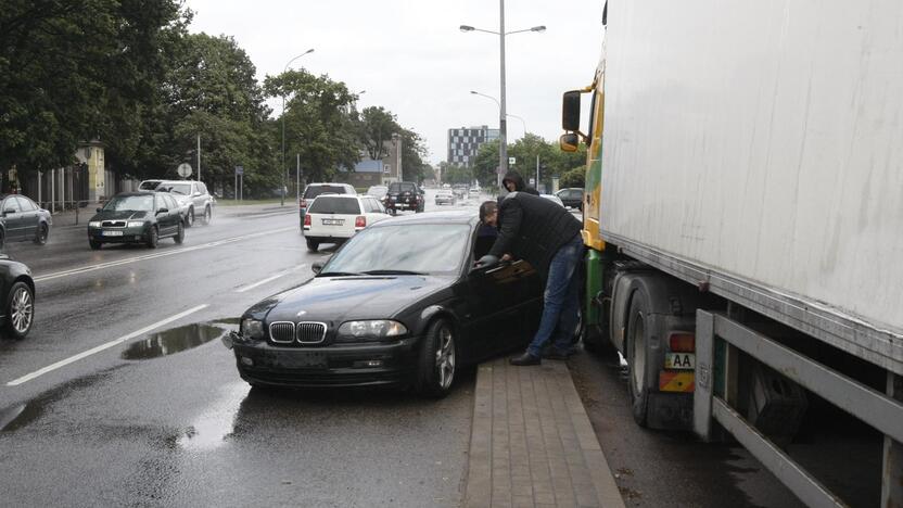 Avarija Naujojo Uosto gatvėje