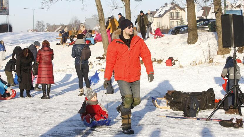 Kaimynų žiemos žaidynės ant Mumlaukio ežero