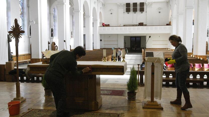 Marijos Taikos Karalienės bažnyčioje – talka