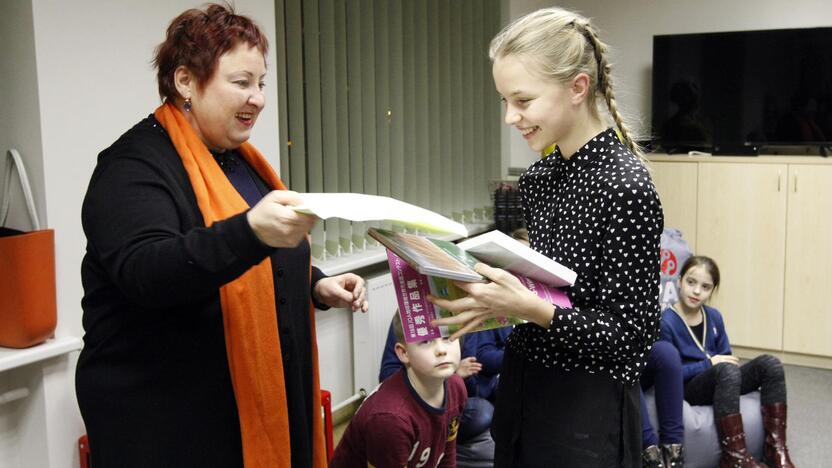 Skaitykloje suplasnojo Kalėdų angelai