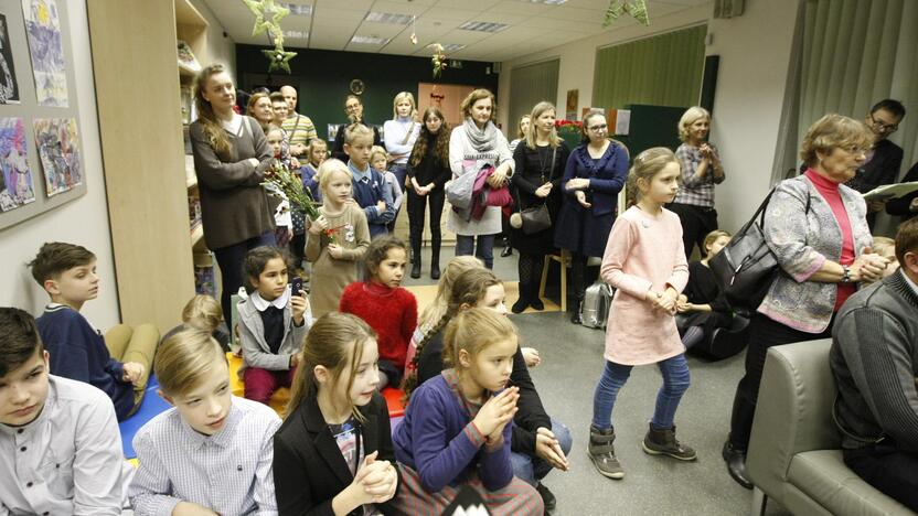 Skaitykloje suplasnojo Kalėdų angelai