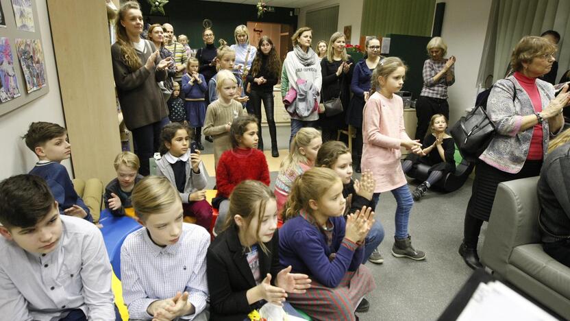 Skaitykloje suplasnojo Kalėdų angelai