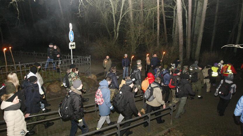 Naktį pajūriu patraukė per pusantro tūkstančio žygeivių