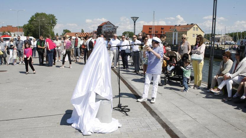 Skulptūros "Bučinys" atidengimas