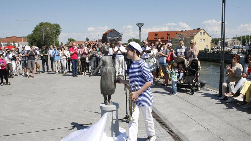 Skulptūros "Bučinys" atidengimas