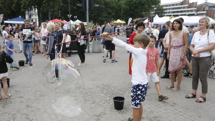 Linksmybės patiems mažiausiems Jūros šventės dalyviams 