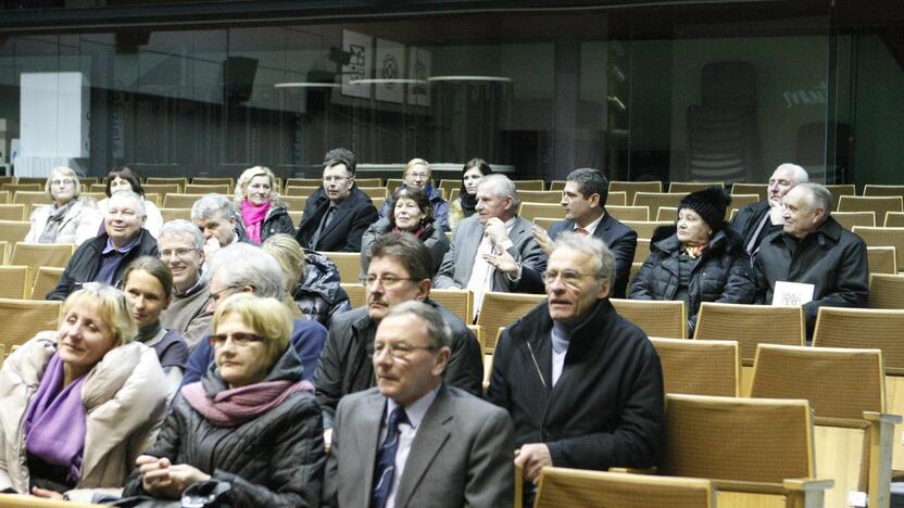 Neringoje pristatytas almanachas "Dorė" ir filmas apie A.M.Brazauską