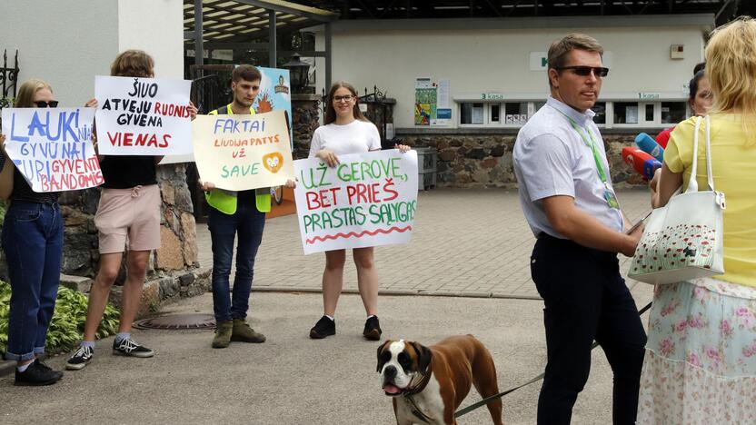 Piketas prie Lietuvos zoologijos sodo