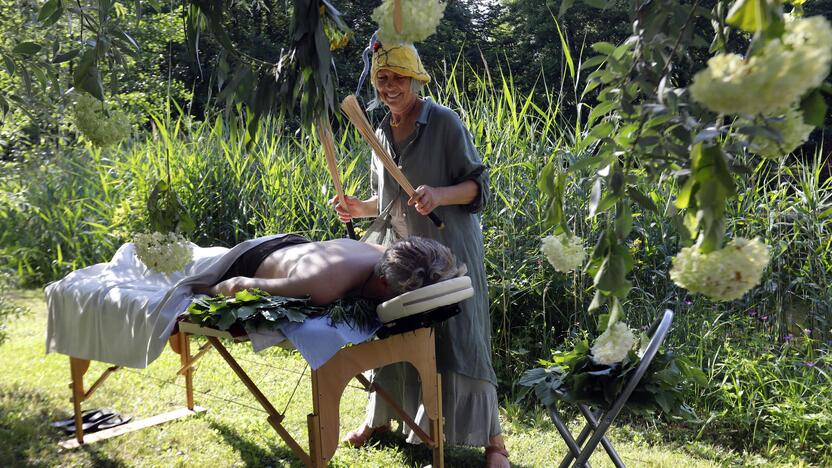 „Kvapų naktis“ VDU Botanikos sode