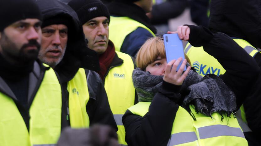 S. Dariaus ir S. Girėno stadioną stačiusių turkų protesto akcija