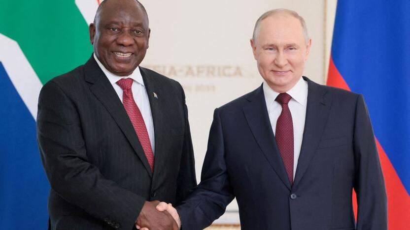 PAR prezidentas C. Ramaphosa (kairėje) ir Rusijos prezidentas V. Putinas (dešinėje).