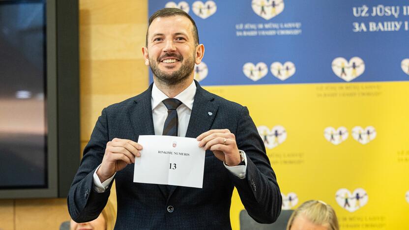 EP rinkimų politinių partijų numerių traukimas