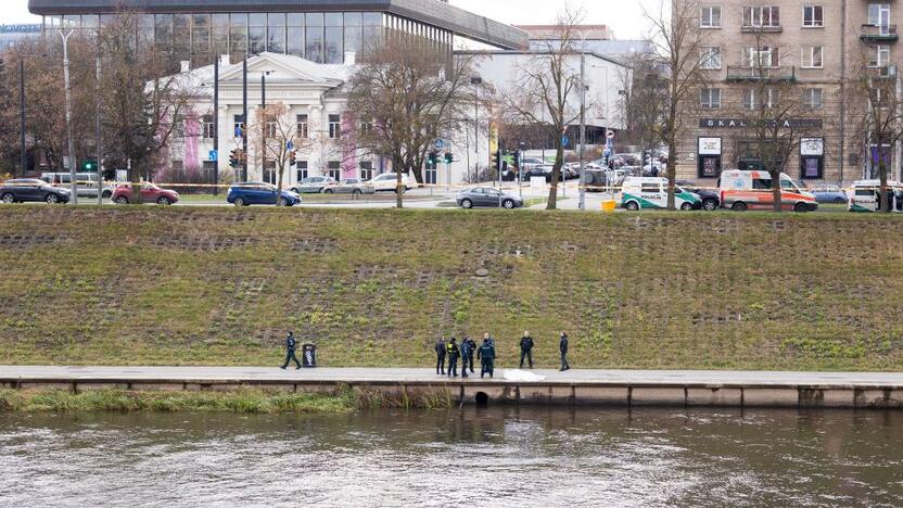 Neryje ugniagesiai rado nuskendusį žmogų: įtariama, kad tai – dingęs paauglys