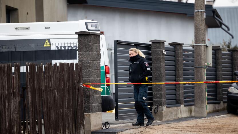 Šalčininkuose vyras nušovė žmoną policininkę