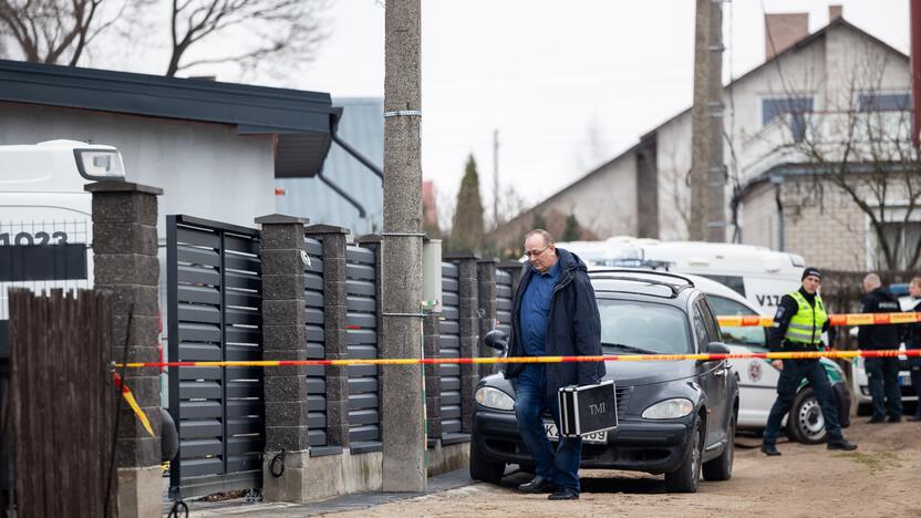 Šalčininkuose vyras nušovė žmoną policininkę