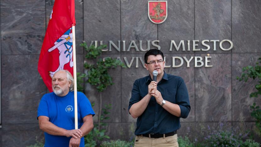 Vilniuje – piketas dėl nukabintos atminimo lentos K. Škirpai