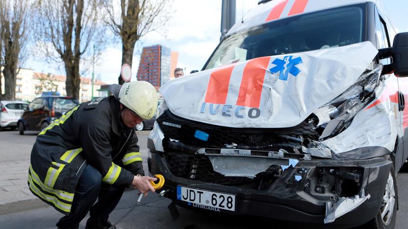 Pažeidžiami: 69 proc. avarijų, į kurias patenka GMP automobiliai, patiriami šoniniai smūgiai, o nuo jų apsaugančios oro pagalvės sumontuotos ne visur.