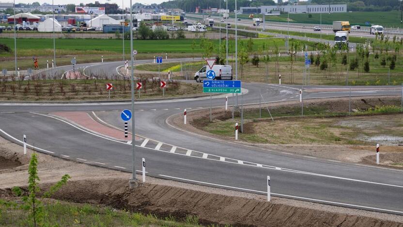 Patenkinti: Giraitės viaduko labai laukė Giraitės, Užliedžių gyventojai ir įmonių, kurios įsikūrusios prie magistralės, darbuotojai.