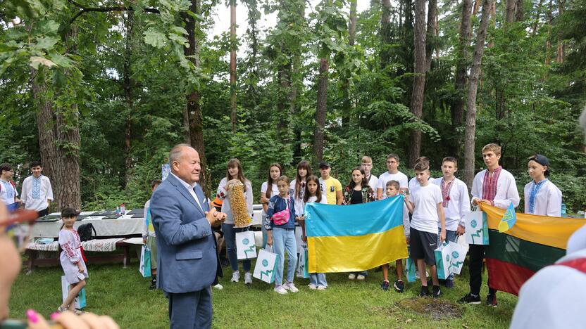 Linkėjimas: V.Makūnas vylėsi, kad į namus stovyklautojai grįš su pačiais gražiausiais prisiminimais.