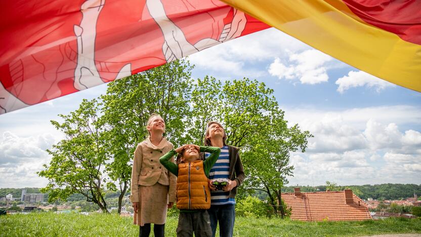 Kauno gimtadieniui – vėliava virš miesto