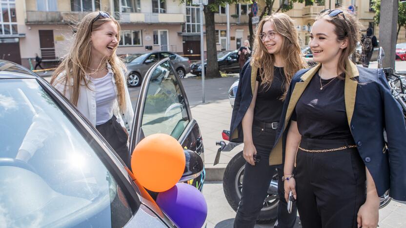 Kauno abiturientams skamba paskutinis skambutis