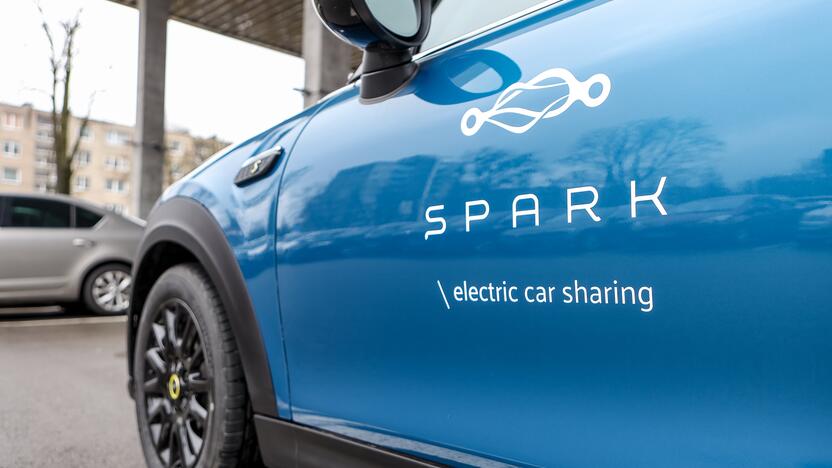 Elektromobilių dalijimosi paslauga "Spark"