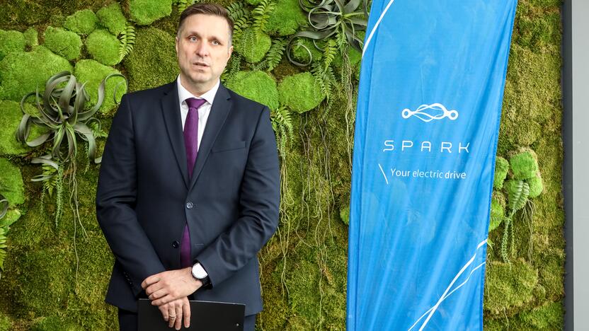 Elektromobilių dalijimosi paslauga "Spark"