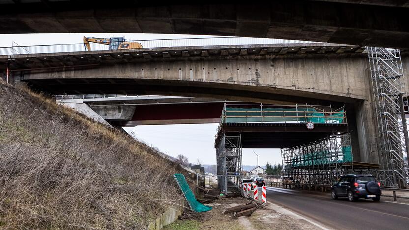 Nukrito vieno iš Kleboniškio tilto turėklai