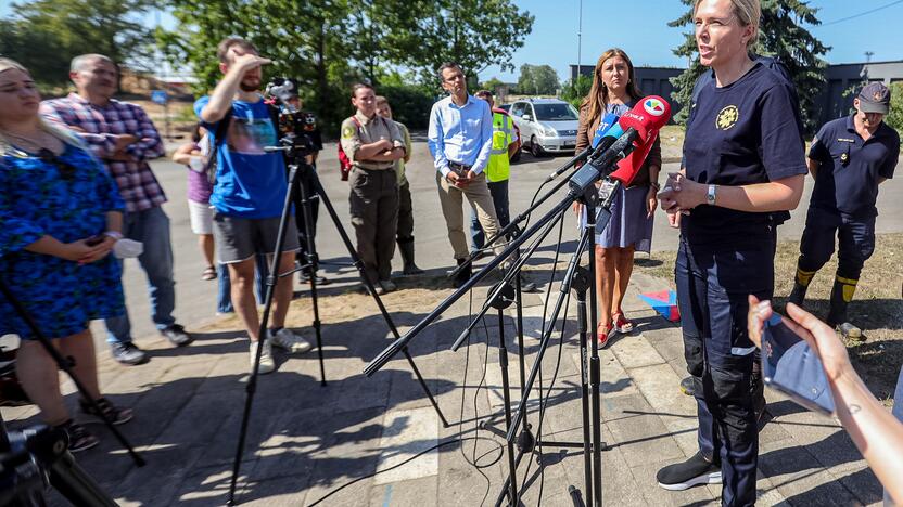 Spaudos konferencija apie gaisrą įmonėje „Žalvaris“