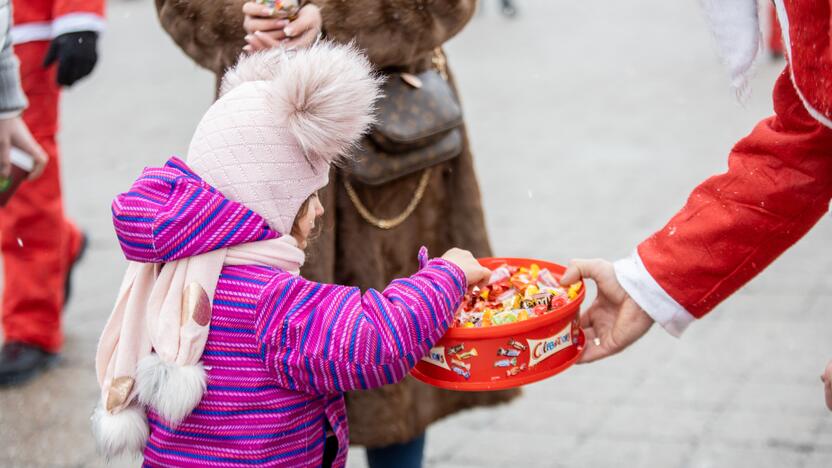 Ratuoti Kalėdų Seneliai aplankė Kauną