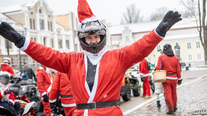 Ratuoti Kalėdų Seneliai aplankė Kauną