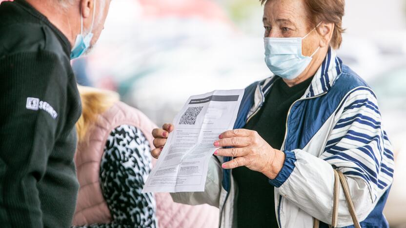 Kauno prekybos centruose tikrinami galimybių pasai