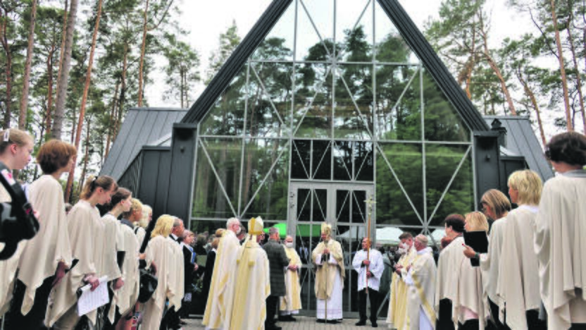 Šventovė: Kauno vyskupijos, bendruomenės ir savivaldybės pastangomis atstatytą Kulautuvos Mergelės Marijos Vardo bažnyčią pašventino vyskupas Kęstutis Kėvalas.