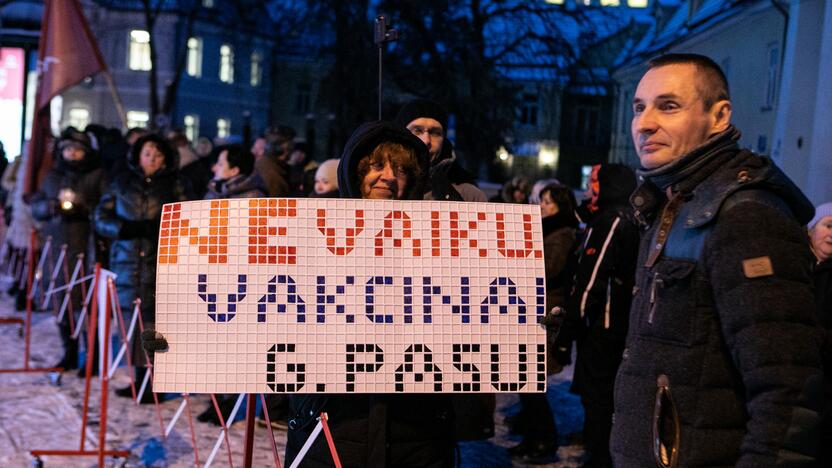 „Basų mamų“ protestas prieš galimybių pasą vaikams