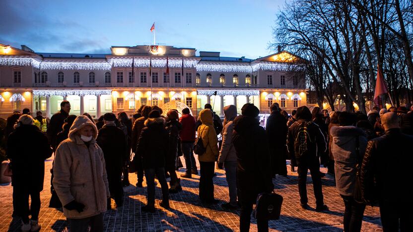 „Basų mamų“ protestas prieš galimybių pasą vaikams