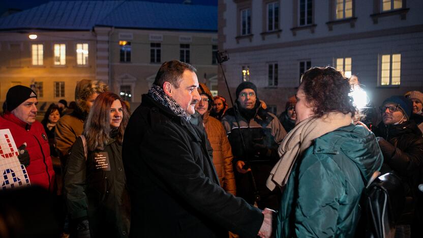 „Basų mamų“ protestas prieš galimybių pasą vaikams